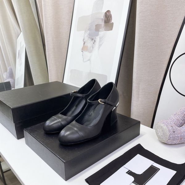 2022 new early autumn sandals show style versatile comfortable advanced and elegant euro 34-40 us 3.5-9, Black
2022 new early autumn sandals show style versatile comfortable advanced and elegant euro 34-40 us 3.5-9, Black