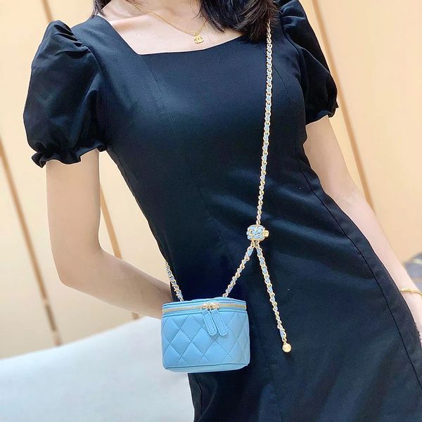 original quality designers classic cosmetic bags small vanity with chain cross body designer bag 11cm sheepskin shoulder bags ap1447 luxurie
original quality designers classic cosmetic bags small vanity with chain cross body designer bag 11cm sheepskin shoulder bags ap1447 luxurie