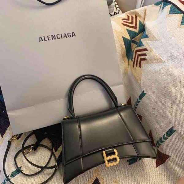 bag 2022 designer bag crocodile hourglass bag bal leather handbag versatile messenger handbag one shoulder makeup lady's handbags cowhi
bag 2022 designer bag crocodile hourglass bag bal leather handbag versatile messenger handbag one shoulder makeup lady's handbags cowhi