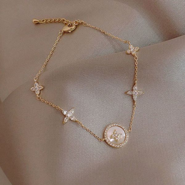 classic fashion bracelet female mode micro zirkoon korean brand bracelets women's jewelry alloy plum blossom cross shape chainbracelet, Golden;silver
classic fashion bracelet female mode micro zirkoon korean brand bracelets women's jewelry alloy plum blossom cross shape chainbracelet, Golden;silver