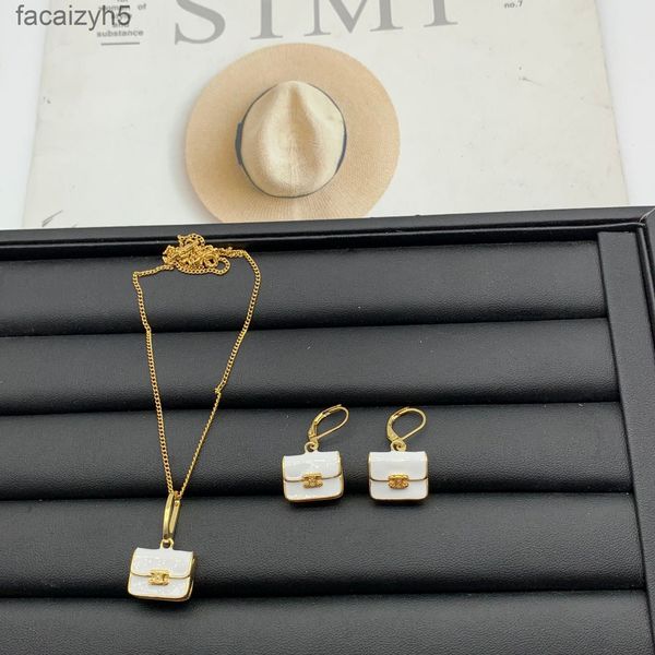 charm designer celi saijia 2021 new bag necklace fashion light luxury neck chain star same necklace femalev7by, Golden
charm designer celi saijia 2021 new bag necklace fashion light luxury neck chain star same necklace femalev7by, Golden