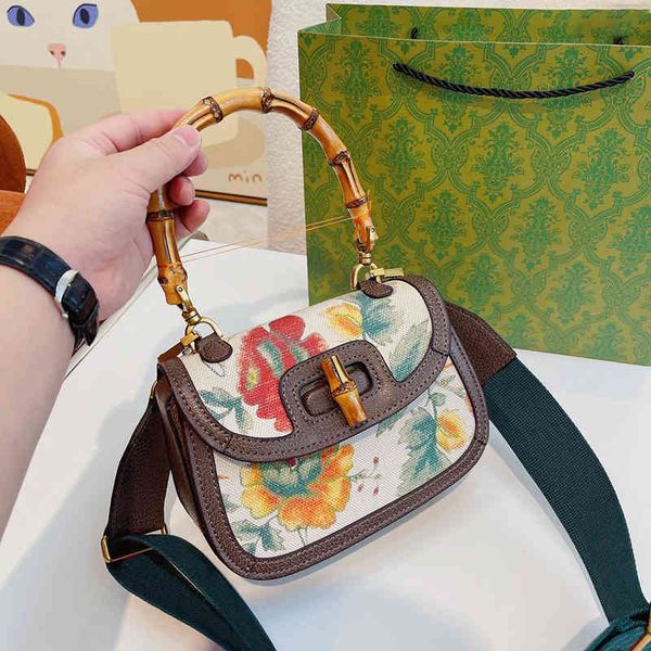 shoulder bag designer bags luxurys handbags women bamboo bags elegant tote fashion classic floral embroidery crossbody handbag 220901
shoulder bag designer bags luxurys handbags women bamboo bags elegant tote fashion classic floral embroidery crossbody handbag 220901