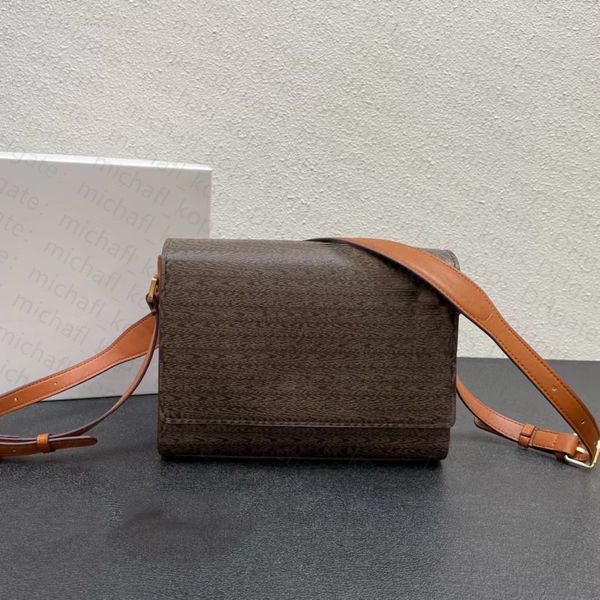 designer woman bag delicate small square bag single shoulder metal logo cover cross body bag 2022 simple quality
designer woman bag delicate small square bag single shoulder metal logo cover cross body bag 2022 simple quality