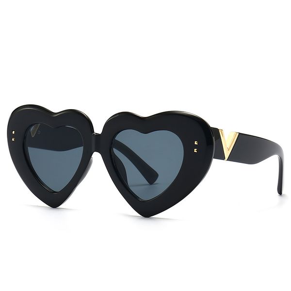 women sunglasses trendy fashion stylish designer heart shaped sun glasses eyewear beach vocation driving with box case organizer, White;black
women sunglasses trendy fashion stylish designer heart shaped sun glasses eyewear beach vocation driving with box case organizer, White;black