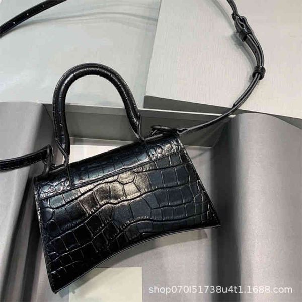 bag 2022 designer bag crocodile hourglass bag leather handbag fashion small square bags one shoulder makeup women's handbag portable du
bag 2022 designer bag crocodile hourglass bag leather handbag fashion small square bags one shoulder makeup women's handbag portable du