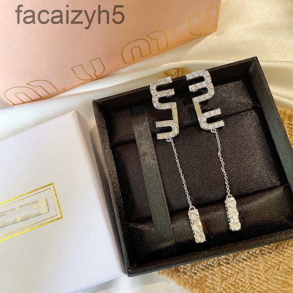 charm designer miao family's new online celebrity fashionable and versatile temperament letter diamond earrings high-end version silver, Golden
charm designer miao family's new online celebrity fashionable and versatile temperament letter diamond earrings high-end version silver, Golden