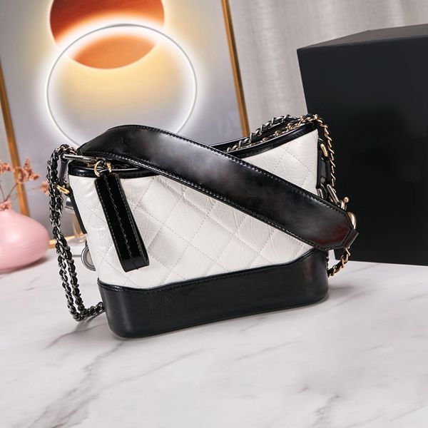 5a fashion ladies designer bag solid color calfskin material one shoulder crossbody bag
5a fashion ladies designer bag solid color calfskin material one shoulder crossbody bag
