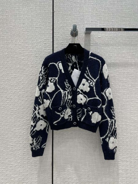 women's sweaters european fashion camellia inlaid knitting short cardigan, White;black
women's sweaters european fashion camellia inlaid knitting short cardigan, White;black
