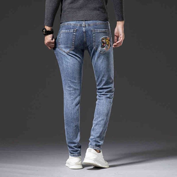 men's jeans summer jeans men's korean version elastic slim fit small feet high-end long pants ypod, Blue
men's jeans summer jeans men's korean version elastic slim fit small feet high-end long pants ypod, Blue