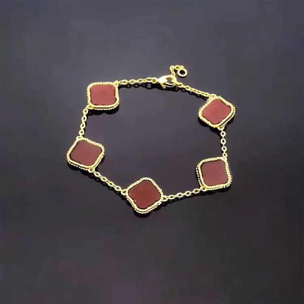 18k gold plated charm bracelet four leaf clover mother of pearl five flowers bracelets designer jewelry for women love bracelet wedding gift, Golden;silver
18k gold plated charm bracelet four leaf clover mother of pearl five flowers bracelets designer jewelry for women love bracelet wedding gift, Golden;silver