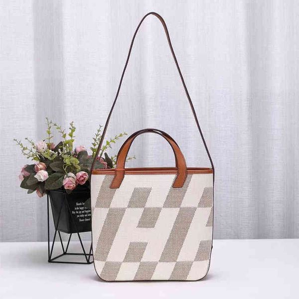 designer bags hemees high level handbag 2022 new women's bag portable canvas single shoulder tote large capacity female large capacity
designer bags hemees high level handbag 2022 new women's bag portable canvas single shoulder tote large capacity female large capacity