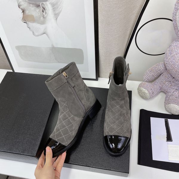 2022 new style designer vintage short boots can be worn in autumn and winter showing thin sheepskin and breathable euro35-41 us 4-10, Black
2022 new style designer vintage short boots can be worn in autumn and winter showing thin sheepskin and breathable euro35-41 us 4-10, Black