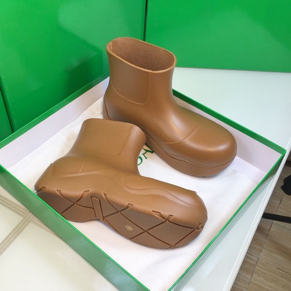 casual shoes 2022 new luxury women rain boots rubber ladies walking waterproof thick bottom short boot, Black
casual shoes 2022 new luxury women rain boots rubber ladies walking waterproof thick bottom short boot, Black