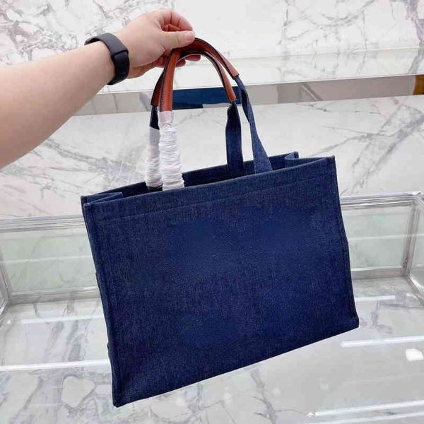 cross body bag brand c triumphal arch tote bag female 22 new large capacity canvas denim portable letter shopping leisure shoulder bag
cross body bag brand c triumphal arch tote bag female 22 new large capacity canvas denim portable letter shopping leisure shoulder bag