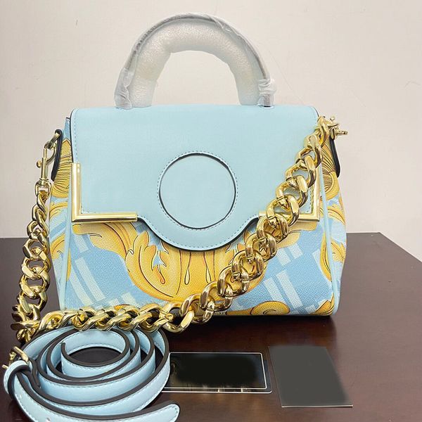 women handbag shoulder bags crossbody bag gold baroque print flap totes chain strap hardware portrait fashion letters real leather tote bags
women handbag shoulder bags crossbody bag gold baroque print flap totes chain strap hardware portrait fashion letters real leather tote bags