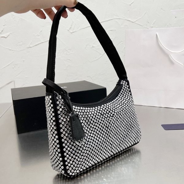 luxury fashion all evening bag elegant lady glittering diamond classic design alar back party character charm temperament
luxury fashion all evening bag elegant lady glittering diamond classic design alar back party character charm temperament