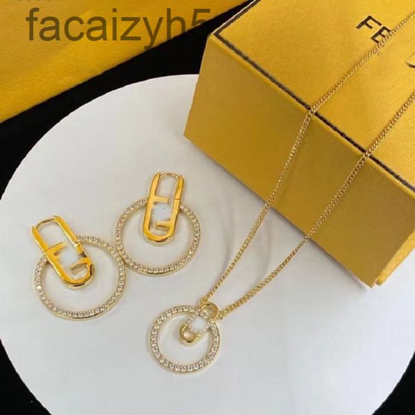 charm designer fenjia round f letter diamond studded minority design earrings 2021 925 silver needle high sense earringskg73, Golden
charm designer fenjia round f letter diamond studded minority design earrings 2021 925 silver needle high sense earringskg73, Golden