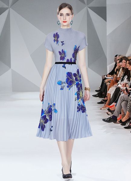 2022 summer floral two piece dress designer set women short sleeve and loose big swing pleated skirt woman casual sets office lady sweet cu, White
2022 summer floral two piece dress designer set women short sleeve and loose big swing pleated skirt woman casual sets office lady sweet cu, White