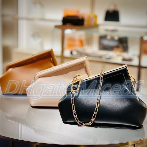luxury fend classic clutch first shoulder bag evening tote large leather handbag designer women's men wallet fashion with shoulder stra
luxury fend classic clutch first shoulder bag evening tote large leather handbag designer women's men wallet fashion with shoulder stra