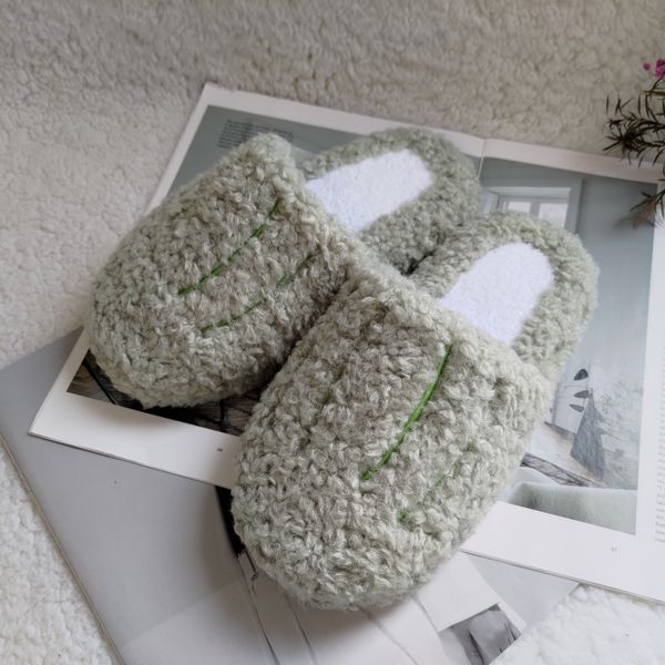 2022 autumn and winter new women's slippers home with thick velvet thermal wholesale cotton slippers, Black
2022 autumn and winter new women's slippers home with thick velvet thermal wholesale cotton slippers, Black