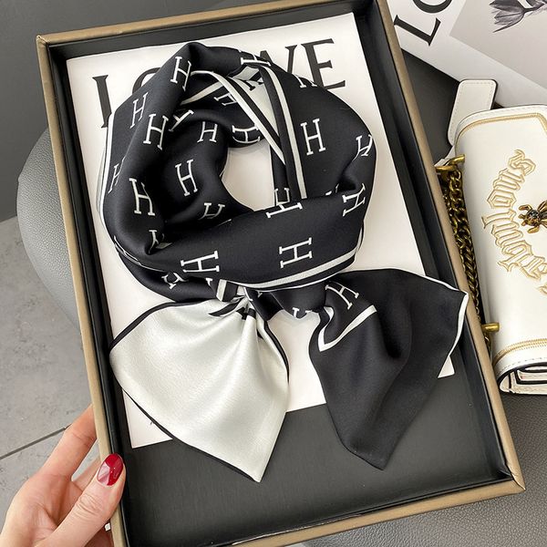 cravat korean spring and autumn light style simple temperament double-sided two-color h-section double-layer small silk scarf binding bag, Black;purple
cravat korean spring and autumn light style simple temperament double-sided two-color h-section double-layer small silk scarf binding bag, Black;purple