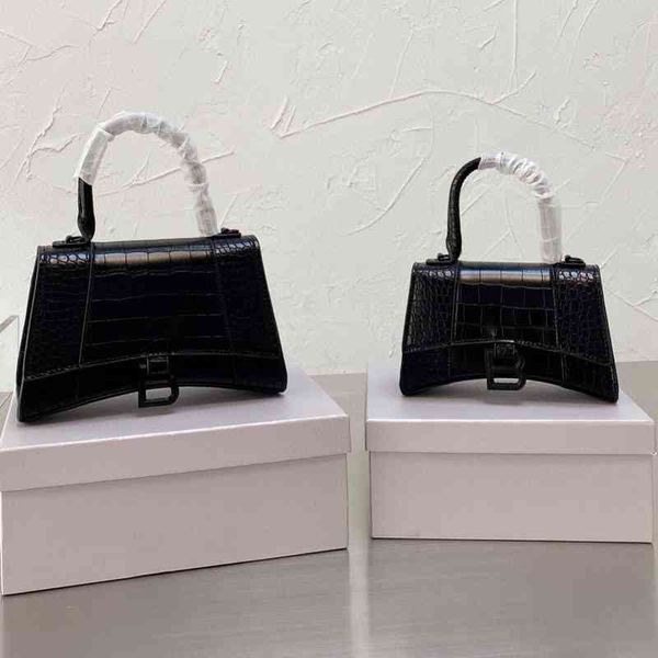 baleciga's bag designer bags 2022 spring summer new hourglass bag ins women's leather handbag fashion simple messenger b letter po
baleciga's bag designer bags 2022 spring summer new hourglass bag ins women's leather handbag fashion simple messenger b letter po