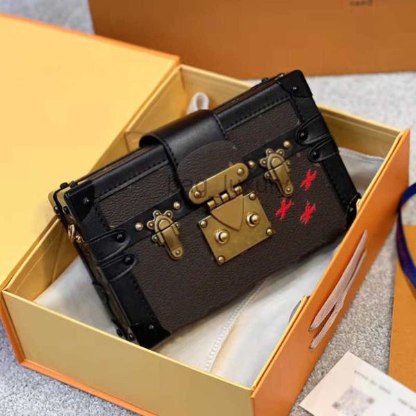 shoulder bags women petite designer malle denim bag luxurys designers bags paris brand slock printed trunk shoulder handbag china exclusive
shoulder bags women petite designer malle denim bag luxurys designers bags paris brand slock printed trunk shoulder handbag china exclusive