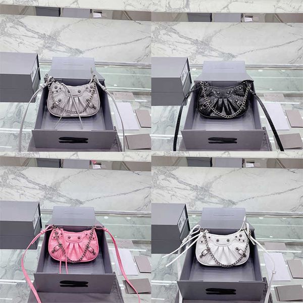 luxury le cagole designer bag women half moon handbag shoulder mini motorcycle leather fashion trend ladies handbags
luxury le cagole designer bag women half moon handbag shoulder mini motorcycle leather fashion trend ladies handbags