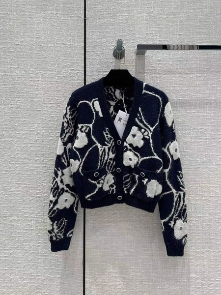 2022 new autumn winter milan runway sweaters v neck long sleeve print women's sweater high end jacquard designer sweater 0902-29, White;black
2022 new autumn winter milan runway sweaters v neck long sleeve print women's sweater high end jacquard designer sweater 0902-29, White;black