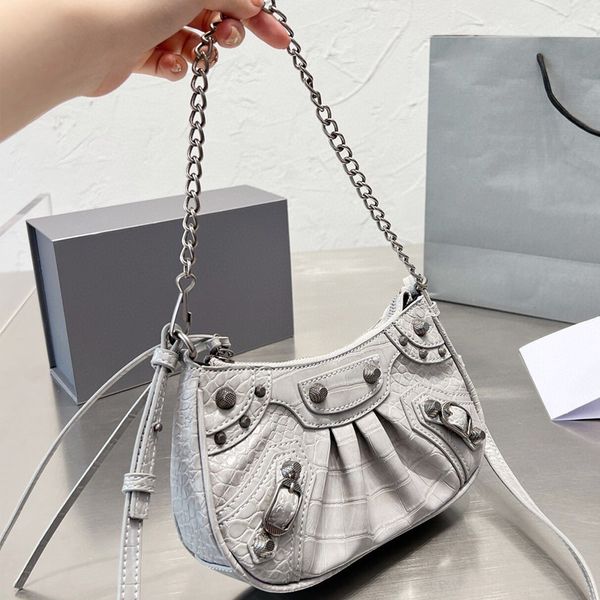 women lady bag cool girl rivet motorcycle shoulder bags luxury designers genuine leather designer crossbody pochette vintage cross body cres
women lady bag cool girl rivet motorcycle shoulder bags luxury designers genuine leather designer crossbody pochette vintage cross body cres