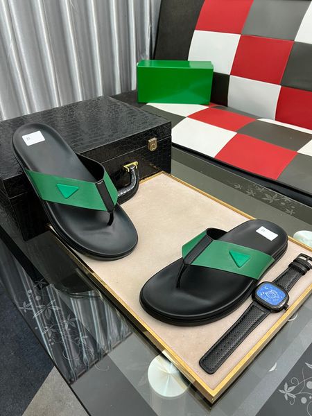 the new men's slippers in summer 2022 are fashionable comfortable and versatile euro 38-45 us -14, Black
the new men's slippers in summer 2022 are fashionable comfortable and versatile euro 38-45 us -14, Black