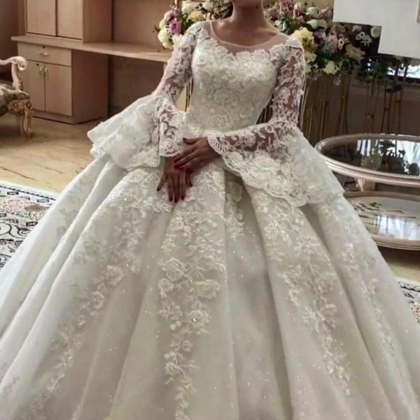 2022 arabic ball gown wedding gowns illusion long sleeves plus size charming puffy princess lace appliques crystal beads bridal party dresse, White
2022 arabic ball gown wedding gowns illusion long sleeves plus size charming puffy princess lace appliques crystal beads bridal party dresse, White