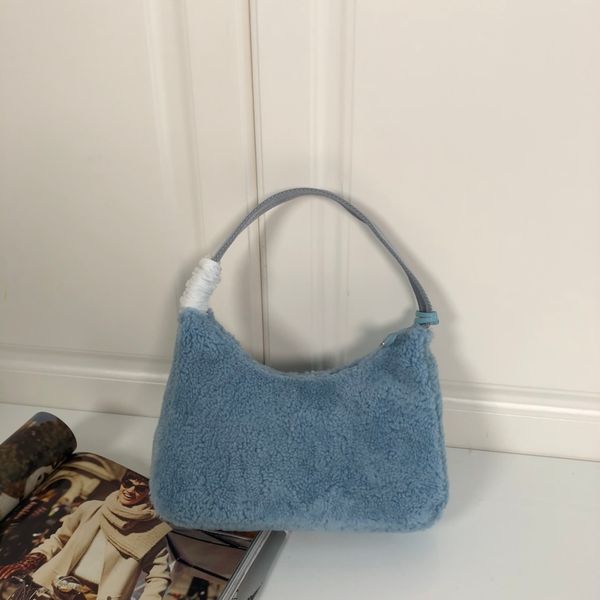 ladies' small underarm bag shoulder bag lady's handbag simple temperament style five colors to choose, Black;red
ladies' small underarm bag shoulder bag lady's handbag simple temperament style five colors to choose, Black;red