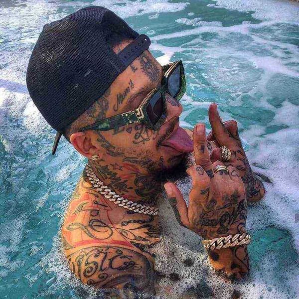 designer millionaires sunglasses cycle luxurious fashion sport for woman mens european and american millionar oversized vintage baseball whi, White;black
designer millionaires sunglasses cycle luxurious fashion sport for woman mens european and american millionar oversized vintage baseball whi, White;black
