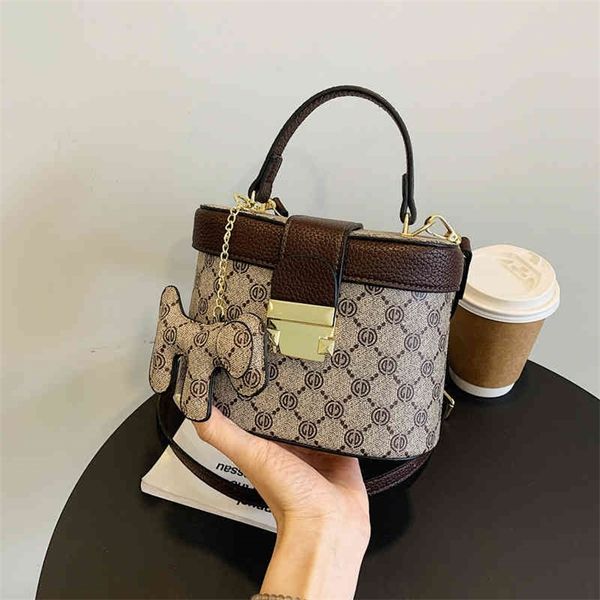 fashion bag bag 2022 new popular in spring personalized texture foreign style minority single shoulder mobile phone bag women's
fashion bag bag 2022 new popular in spring personalized texture foreign style minority single shoulder mobile phone bag women's