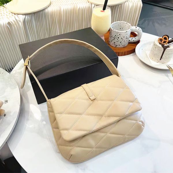 luxury designer le 57 tote clutch bag classic hobo world cup totes shoulder womens mens square quilted overlock hangdbag latest lambskin env
luxury designer le 57 tote clutch bag classic hobo world cup totes shoulder womens mens square quilted overlock hangdbag latest lambskin env