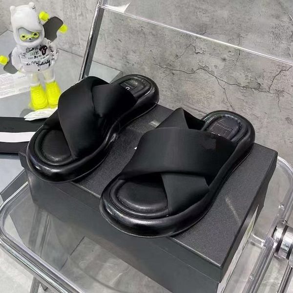 fashion ladies sandals luxury designer slippers platform flat leather beach shoes outdoor flip flop jelly candy shoes 35-40, Black
fashion ladies sandals luxury designer slippers platform flat leather beach shoes outdoor flip flop jelly candy shoes 35-40, Black