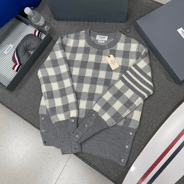 men's hoodies & sweatshirts designer the correct version of the new tb checkerboard grid red fall winter 2022 male and female pullover, Black
men's hoodies & sweatshirts designer the correct version of the new tb checkerboard grid red fall winter 2022 male and female pullover, Black