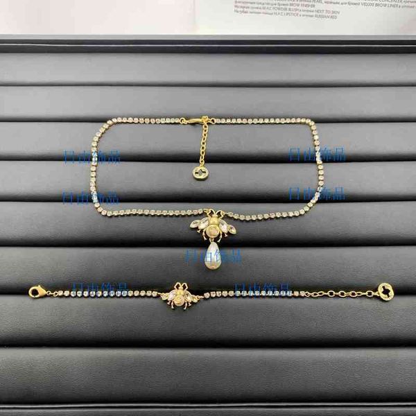 set necklace new diamond bee pearl clavicle chain bracelet temperament fashion jewelry, Silver
set necklace new diamond bee pearl clavicle chain bracelet temperament fashion jewelry, Silver