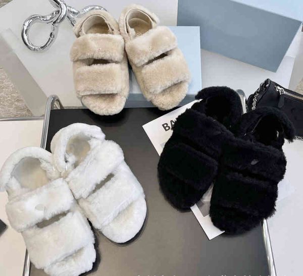 brand slippers it can be worn at home in the autumn and winter of p 2022 with wool integrated flat heels, Black
brand slippers it can be worn at home in the autumn and winter of p 2022 with wool integrated flat heels, Black