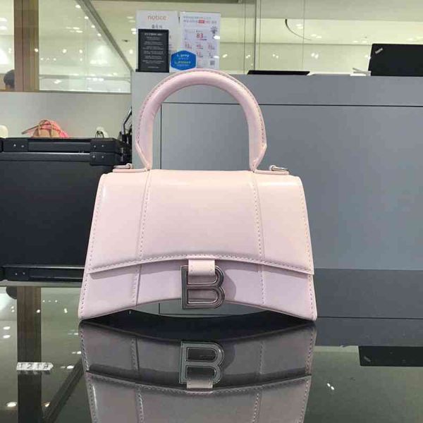 designer bag 2022 retro hourglass bag women genuine leather handbag b buckle shoulder bags versatile purses and handbag portable dumpling ba
designer bag 2022 retro hourglass bag women genuine leather handbag b buckle shoulder bags versatile purses and handbag portable dumpling ba
