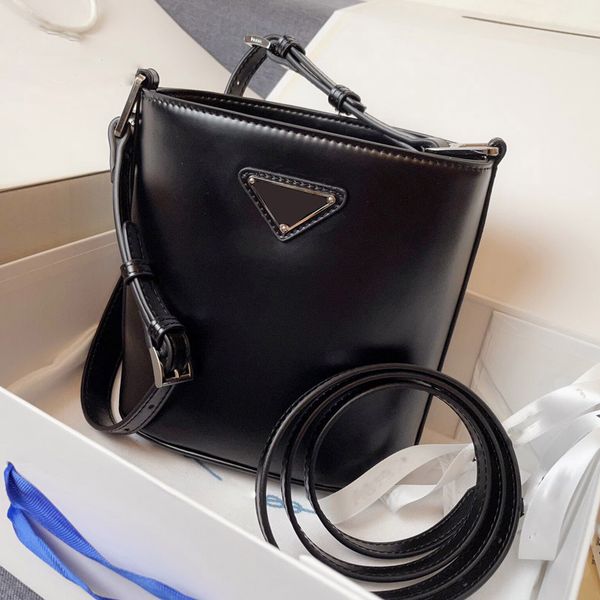luxurys designers handbags purses bag women tote brand genuine leather shoulder bags crossbody tote satchel
luxurys designers handbags purses bag women tote brand genuine leather shoulder bags crossbody tote satchel