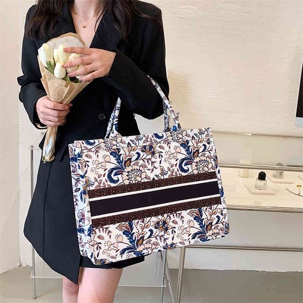 fashion tote bag 2022 popular th year. the new printed plant pattern portable is large and small shoulder bag
fashion tote bag 2022 popular th year. the new printed plant pattern portable is large and small shoulder bag