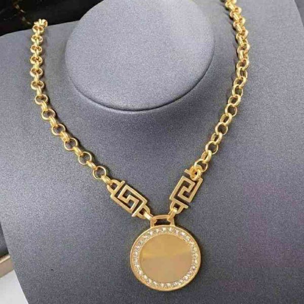 22ss luxury vers pendant necklace men women designer jewelry gold medusa hip hop chain necklaces, Silver
22ss luxury vers pendant necklace men women designer jewelry gold medusa hip hop chain necklaces, Silver
