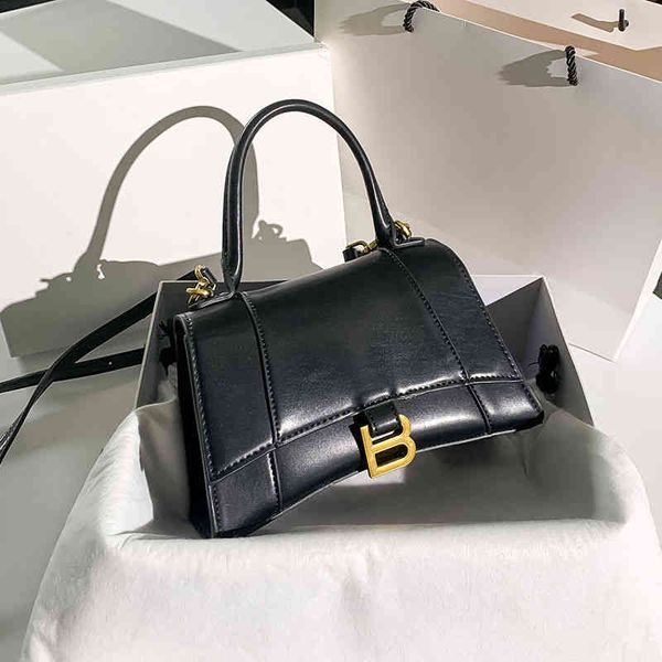 baleciga's bag designer bags bag 2022 new portable single shoulder messenger b crocodile hourglass women's leather mini casual squ
baleciga's bag designer bags bag 2022 new portable single shoulder messenger b crocodile hourglass women's leather mini casual squ