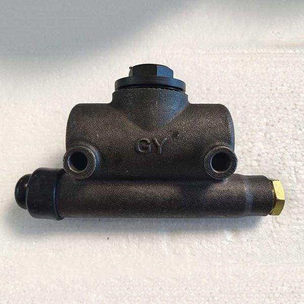 gywls130 brake master cylinder is compatible with some agricultural diesel tricycles such as shifeng wuzheng
gywls130 brake master cylinder is compatible with some agricultural diesel tricycles such as shifeng wuzheng