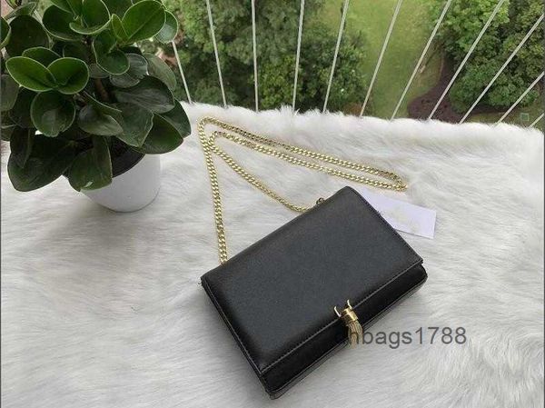 evening bags genuine leather chain purse fashion clutch lady chain shoulder bag cowhide handbag presbyopic card holder purse messenger women
evening bags genuine leather chain purse fashion clutch lady chain shoulder bag cowhide handbag presbyopic card holder purse messenger women