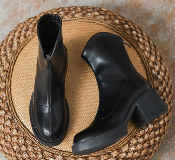 new brand design fashion boots genuine leather women chunky round high heels boots winter tabi shoes short, Black
new brand design fashion boots genuine leather women chunky round high heels boots winter tabi shoes short, Black