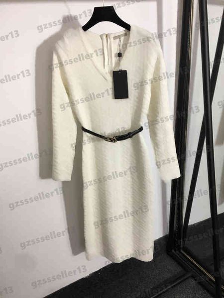 dress for womens f letter jacquard fashion brand dresses back zip v-neck long-sleeve knitted dress with belt womens designer clothing 0912, Black;gray
dress for womens f letter jacquard fashion brand dresses back zip v-neck long-sleeve knitted dress with belt womens designer clothing 0912, Black;gray