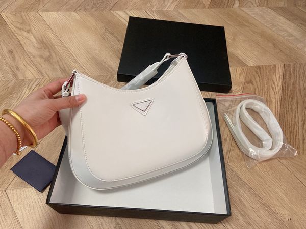 bags fashion simple luxury designers crossbody purse lady totes contracted purse shoulder bag large-capacity high-quality classic chain
bags fashion simple luxury designers crossbody purse lady totes contracted purse shoulder bag large-capacity high-quality classic chain